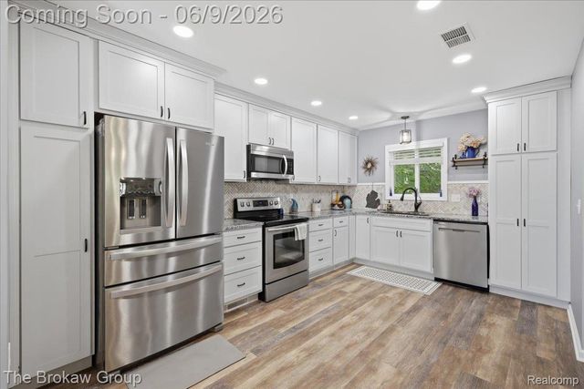5461 N Henderson Road, Richfield Township, MI 48423