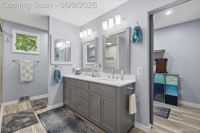 5461 N Henderson Road, Richfield Township, MI 48423