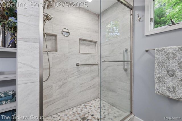 5461 N Henderson Road, Richfield Township, MI 48423