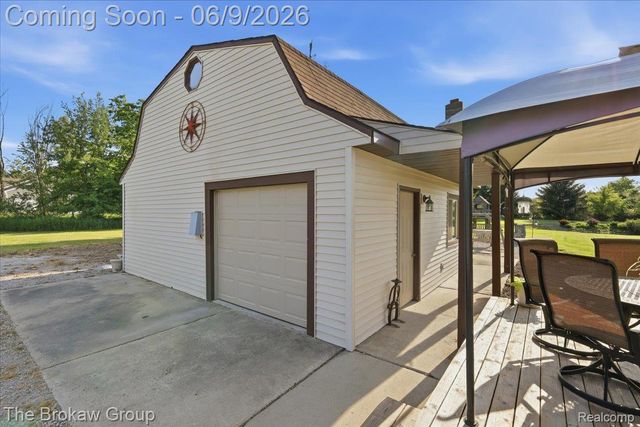 5461 N Henderson Road, Richfield Township, MI 48423