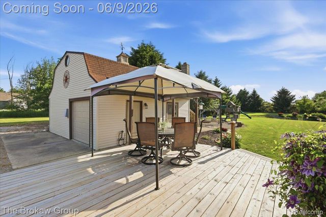 5461 N Henderson Road, Richfield Township, MI 48423