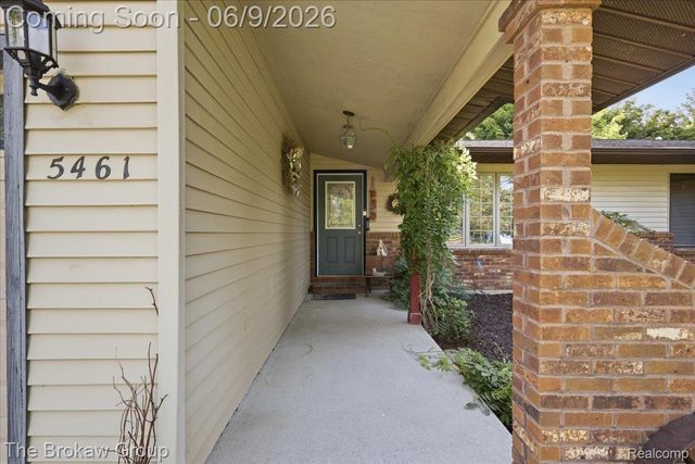 5461 N Henderson Road, Richfield Township, MI 48423