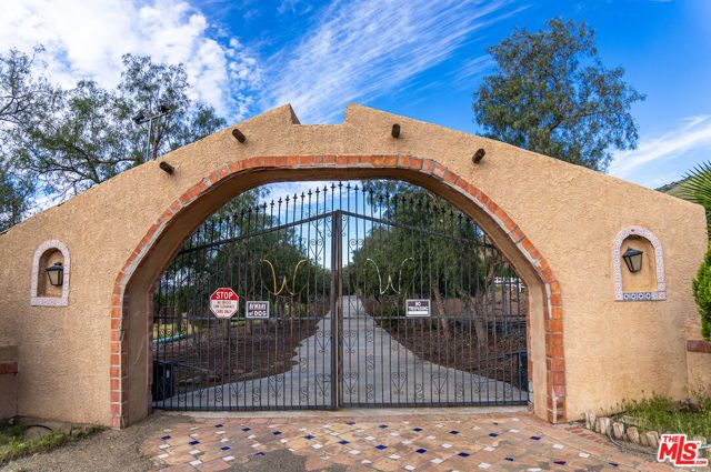35931 Via Famero Drive, Acton, CA 93510