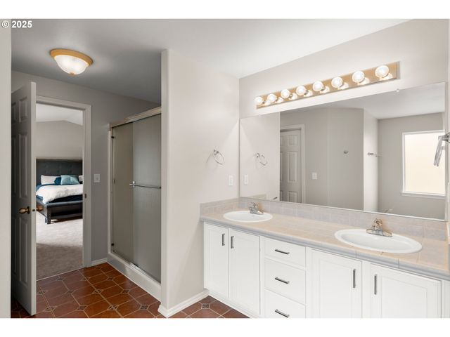 1501 Se GERHARD Dr, Hillsboro, OR 97123
