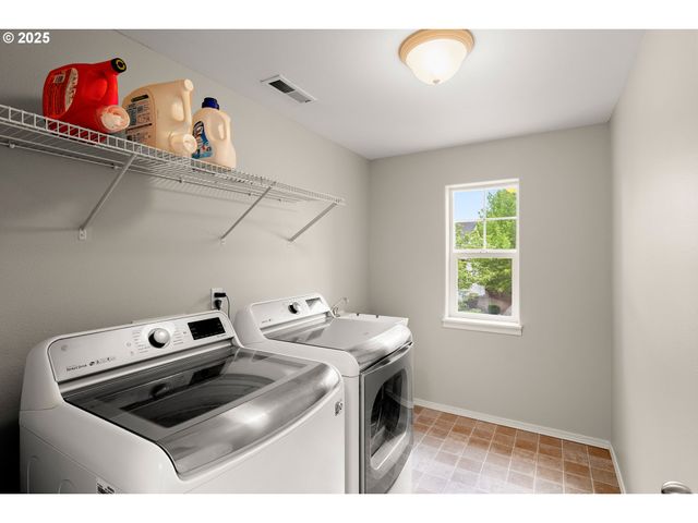 1501 Se GERHARD Dr, Hillsboro, OR 97123