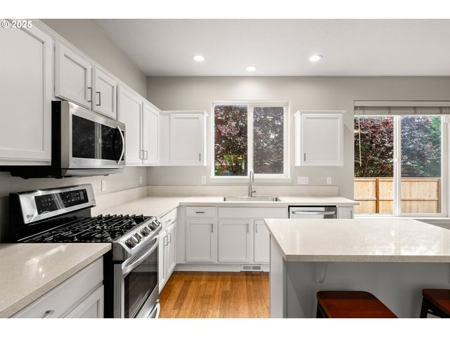 1501 Se GERHARD Dr, Hillsboro, OR 97123