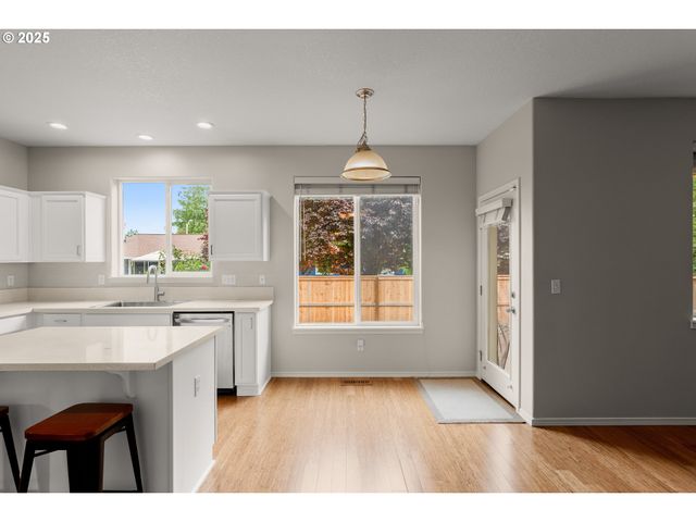 1501 Se GERHARD Dr, Hillsboro, OR 97123