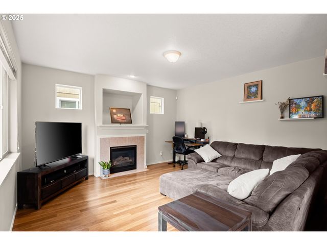 1501 Se GERHARD Dr, Hillsboro, OR 97123
