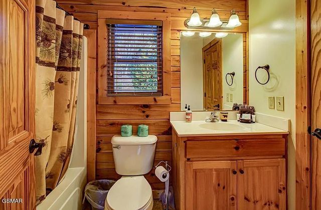 960 High Mountain Way, Gatlinburg, TN 37738