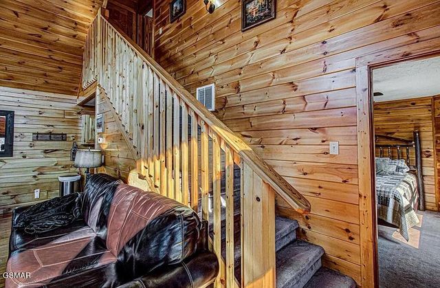 960 High Mountain Way, Gatlinburg, TN 37738