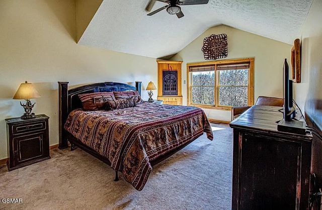 960 High Mountain Way, Gatlinburg, TN 37738