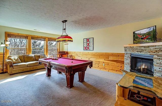 960 High Mountain Way, Gatlinburg, TN 37738