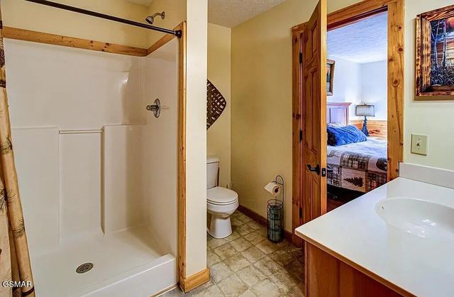 960 High Mountain Way, Gatlinburg, TN 37738