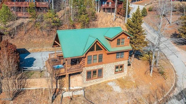 960 High Mountain Way, Gatlinburg, TN 37738