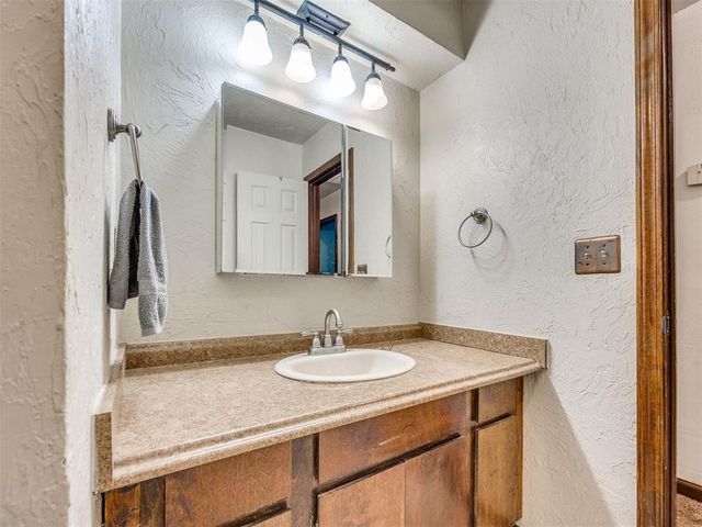 5521 NE Hart, Piedmont, OK 73078