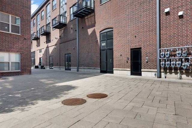 901 E 2nd Avenue 205, Coralville, IA 52241