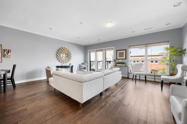 901 E 2nd Avenue 205, Coralville, IA 52241