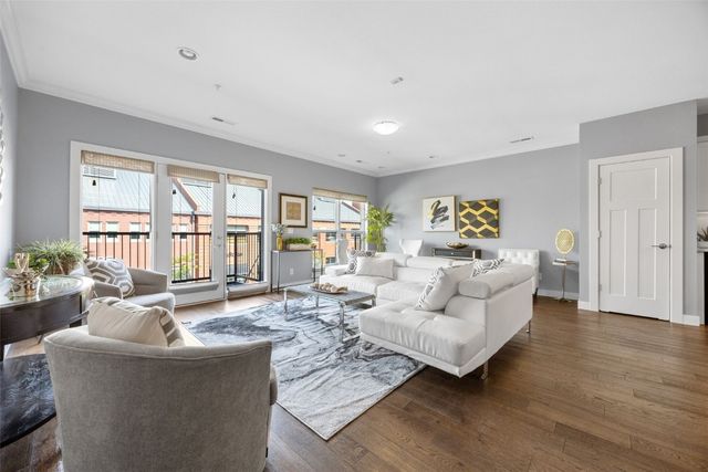 901 E 2nd Avenue 205, Coralville, IA 52241