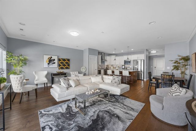 901 E 2nd Avenue 205, Coralville, IA 52241