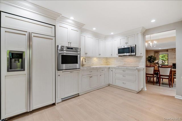 225 Hamlet Drive, Jericho, NY 11753