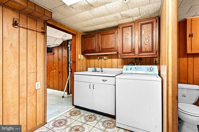 1300 N POTOMAC ST, Baltimore, MD 21213