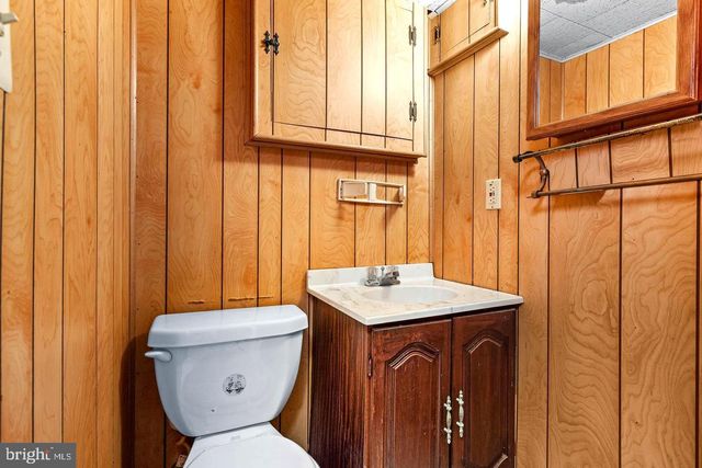 1300 N POTOMAC ST, Baltimore, MD 21213