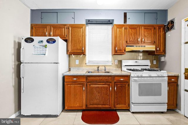 1300 N POTOMAC ST, Baltimore, MD 21213