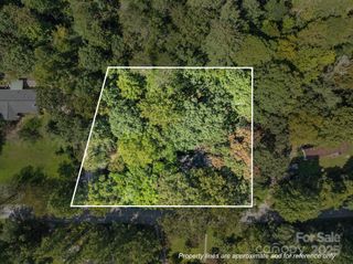 95 Mcminn Road, Hendersonville, NC 28792