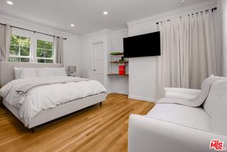 407 Shirley Place 3/4, Beverly Hills, CA 90212