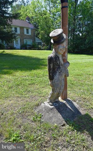 8231 NEW SECOND ST, Elkins Park, PA 19027
