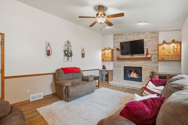 2910 Northbridge DRIVE, Racine, WI 53404