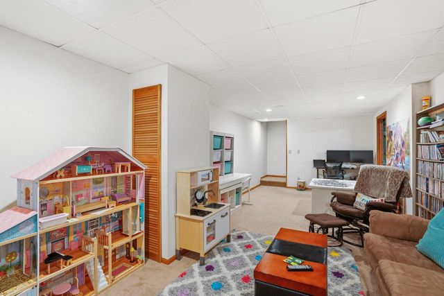 2910 Northbridge DRIVE, Racine, WI 53404
