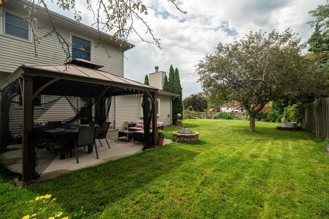 2910 Northbridge DRIVE, Racine, WI 53404