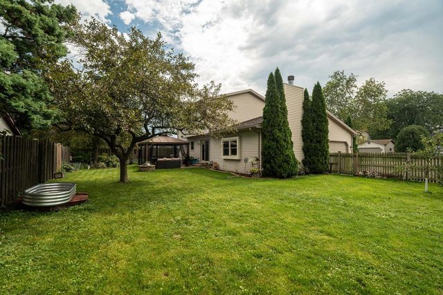 2910 Northbridge DRIVE, Racine, WI 53404