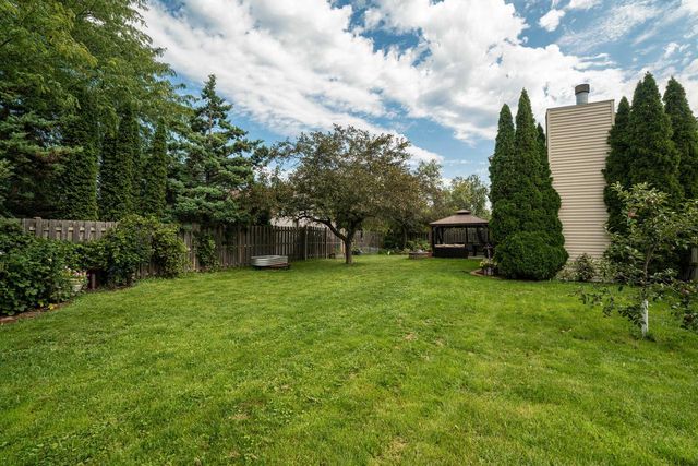 2910 Northbridge DRIVE, Racine, WI 53404