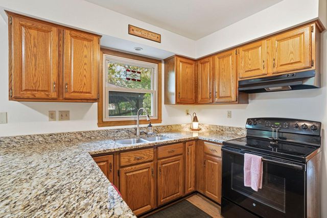 2910 Northbridge DRIVE, Racine, WI 53404