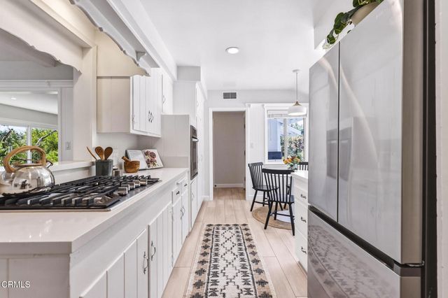 5160 Redwillow Lane, La Canada Flintridge, CA 91011