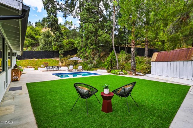 5160 Redwillow Lane, La Canada Flintridge, CA 91011