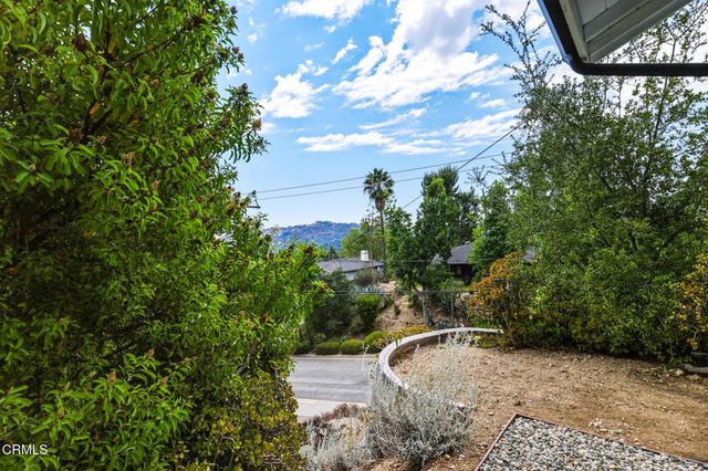 5160 Redwillow Lane, La Canada Flintridge, CA 91011