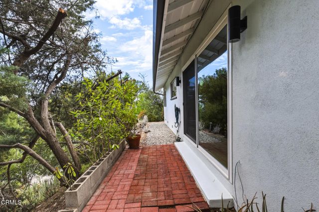 5160 Redwillow Lane, La Canada Flintridge, CA 91011