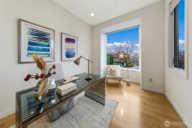 526 14th Avenue W, Kirkland, WA 98033