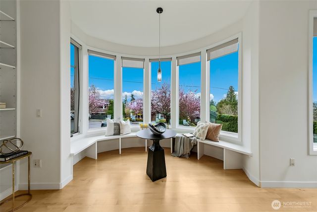 526 14th Avenue W, Kirkland, WA 98033