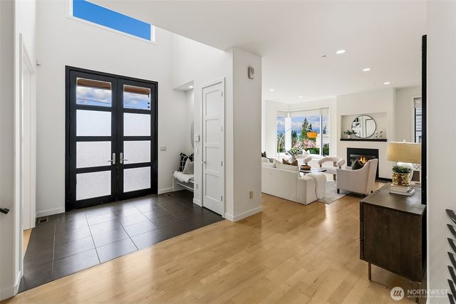 526 14th Avenue W, Kirkland, WA 98033