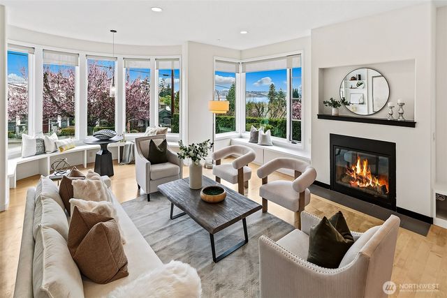 526 14th Avenue W, Kirkland, WA 98033