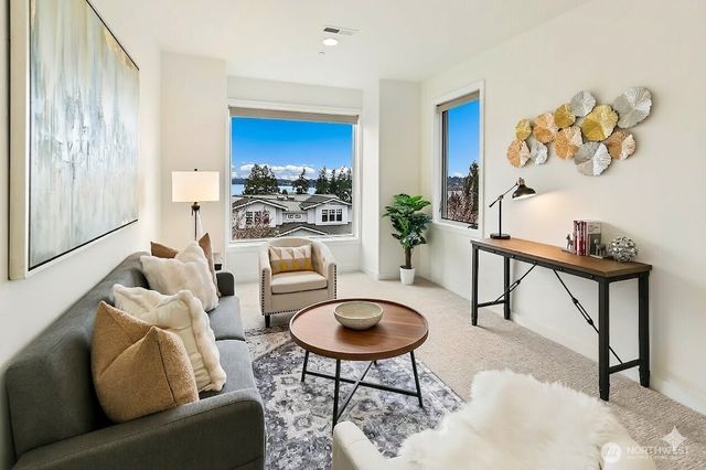 526 14th Avenue W, Kirkland, WA 98033