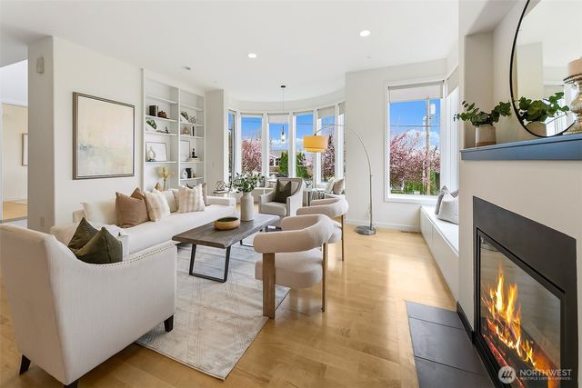 526 14th Avenue W, Kirkland, WA 98033