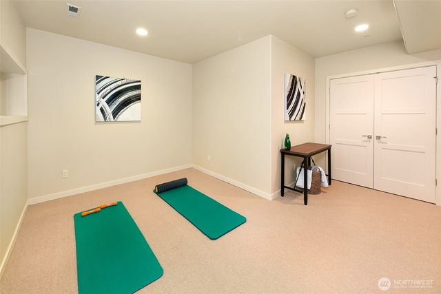 526 14th Avenue W, Kirkland, WA 98033