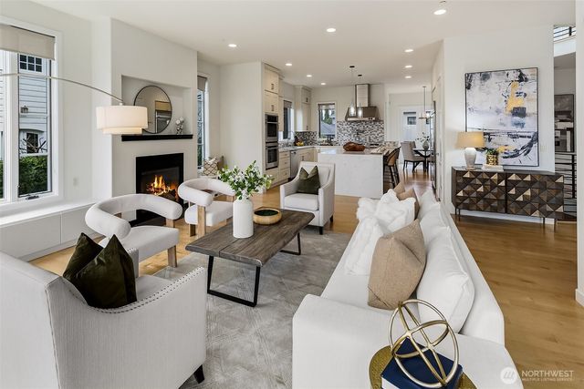 526 14th Avenue W, Kirkland, WA 98033