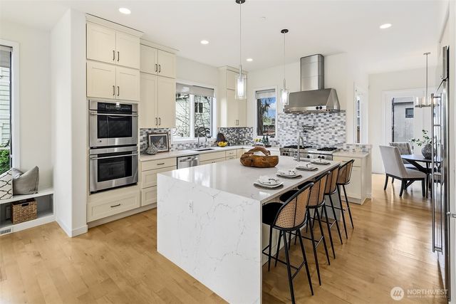 526 14th Avenue W, Kirkland, WA 98033