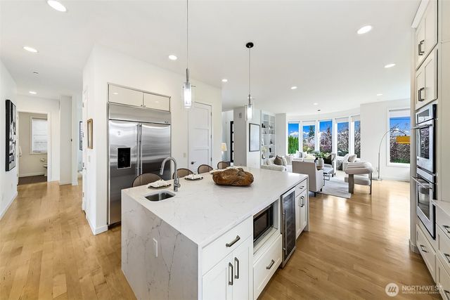 526 14th Avenue W, Kirkland, WA 98033